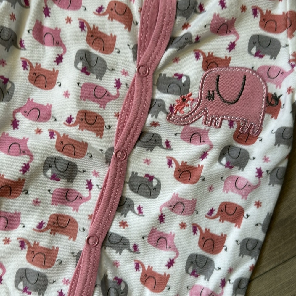 2 button down pjs 🎀 - Picture 3 of 7